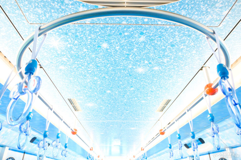 ディズニーリゾートライン「東京ディズニーシー25周年スパークリング・ジュビリーライナー」の内装21