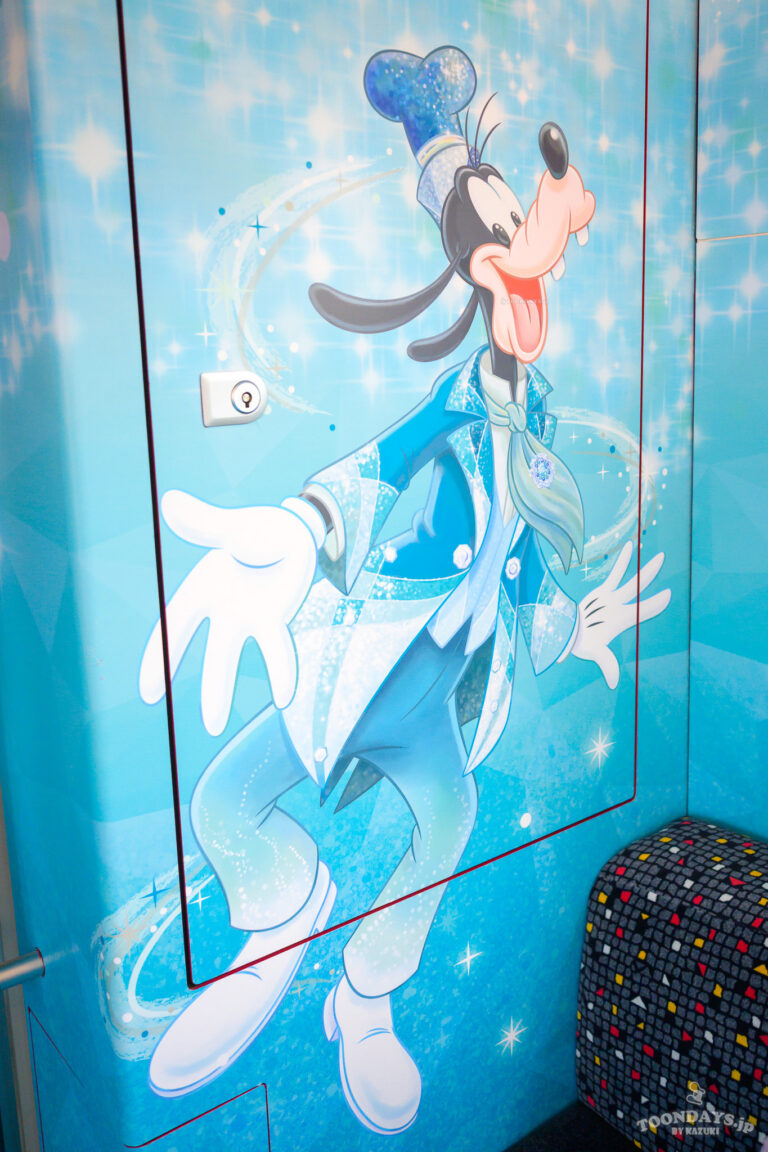 ディズニーリゾートライン「東京ディズニーシー25周年スパークリング・ジュビリーライナー」の内装4