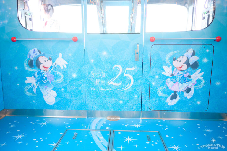 ディズニーリゾートライン「東京ディズニーシー25周年スパークリング・ジュビリーライナー」の内装8