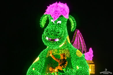 TDL「東京ディズニーランド・エレクトリカルパレード・ドリームライツ」のピートとエリオット1