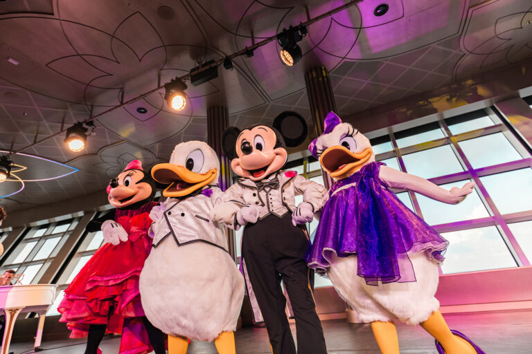 ミッキーたちが登場する『ナビゲーターズ・クラブ』