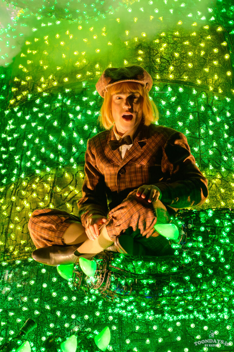 TDL「東京ディズニーランド・エレクトリカルパレード・ドリームライツ」のピートとエリオット2