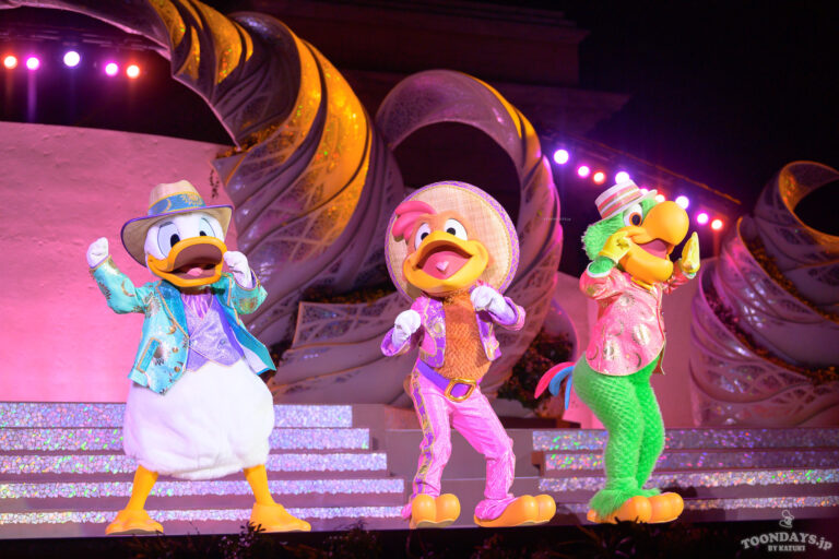 TDS「ダンス・ザ・グローブ！」に出演するドナルドダック、ホセ・キャリオカ、パンチート2