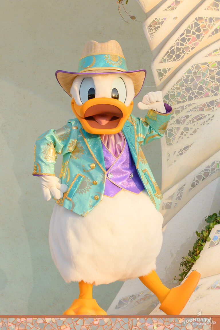 TDS「ダンス・ザ・グローブ！」に出演するドナルドダック