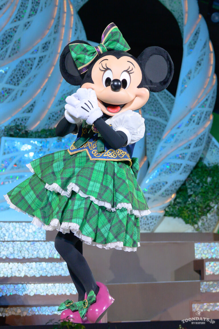 TDS「ダンス・ザ・グローブ！」に出演するミニーマウス5