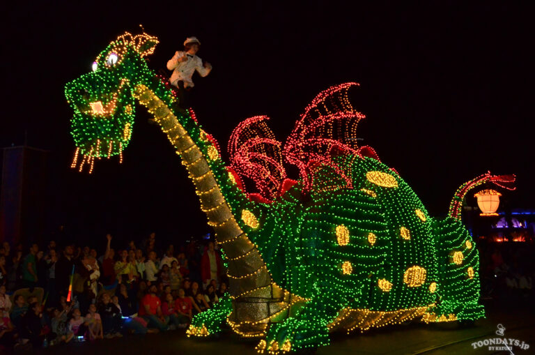 WDWマジックキングダム「エレクトリカルパレード」のピートとエリオット